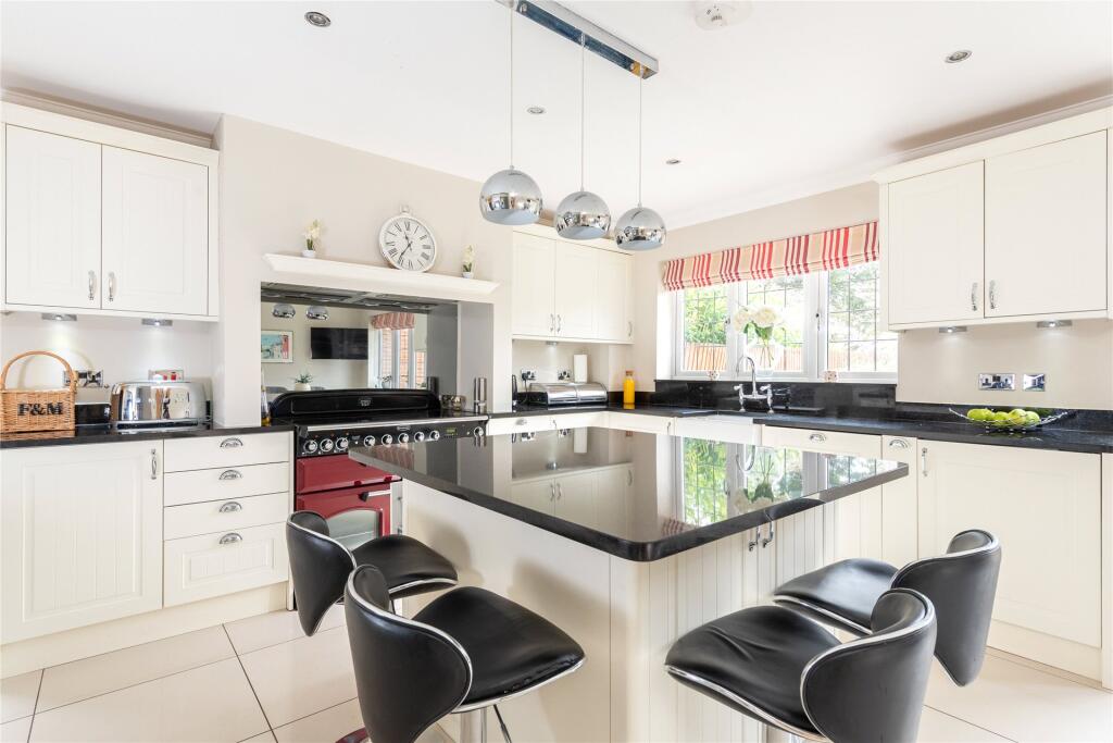 Kitchen/Breakfast Rm