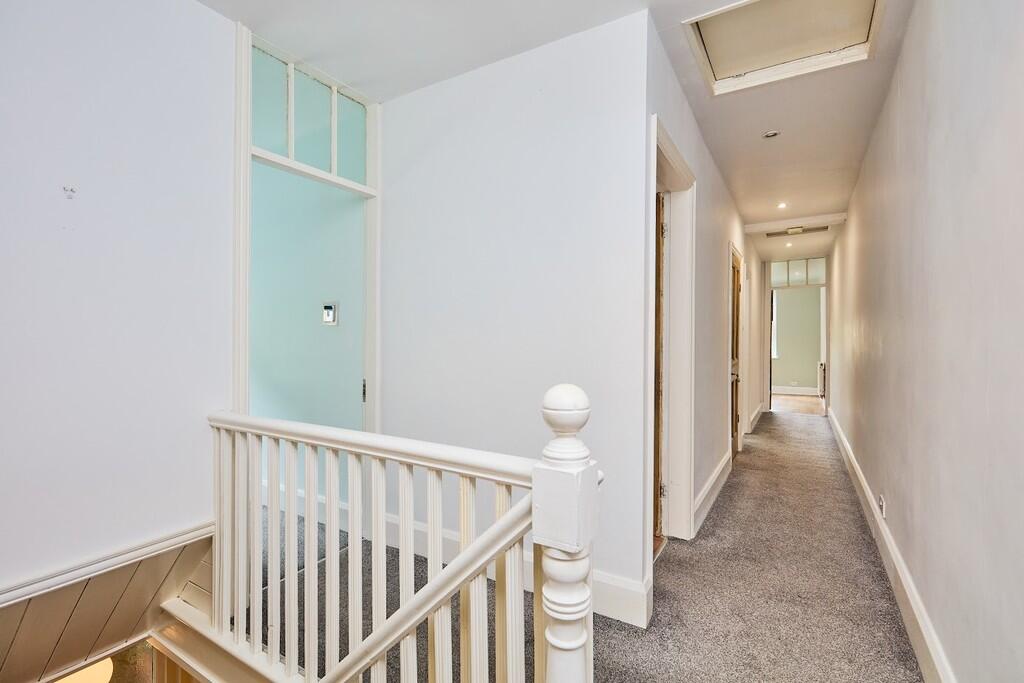 Edward Knight 202...