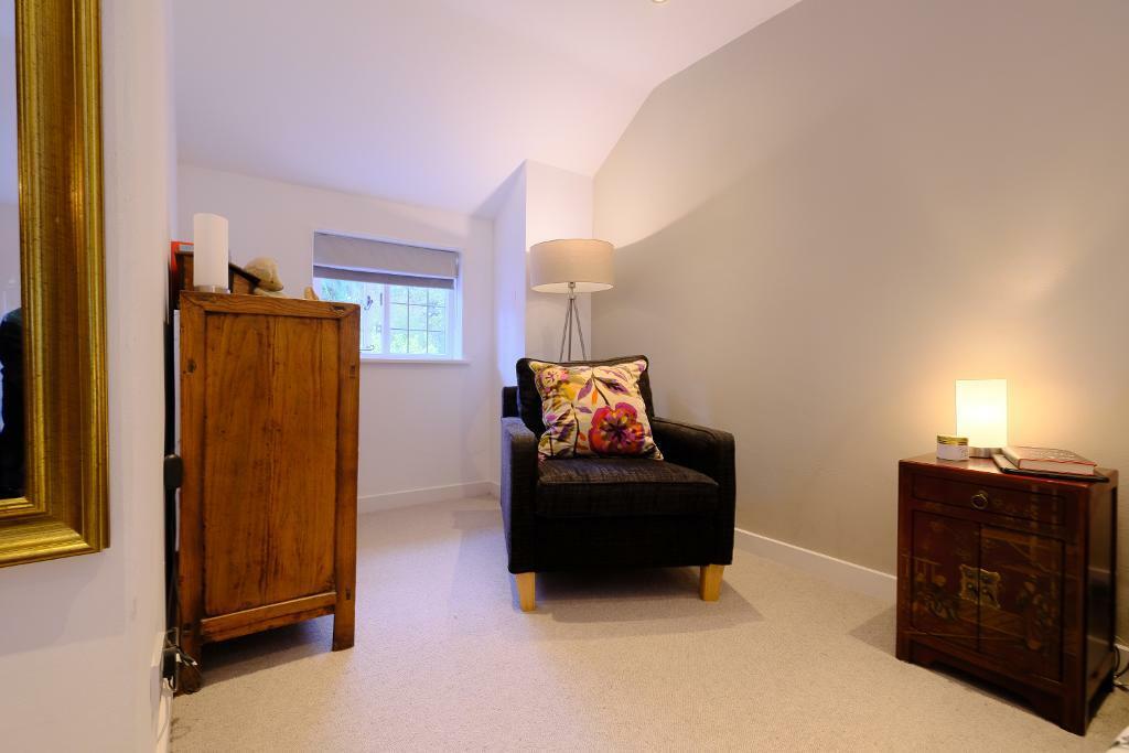 Relaxing space in the main bedroom