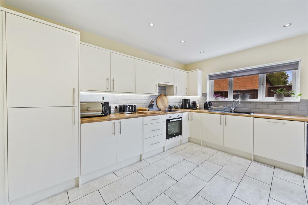 Kitchen/Breakfast Room