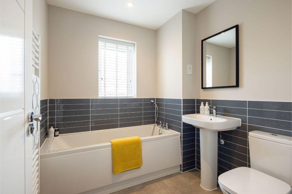 HBV CHESHAM BATH