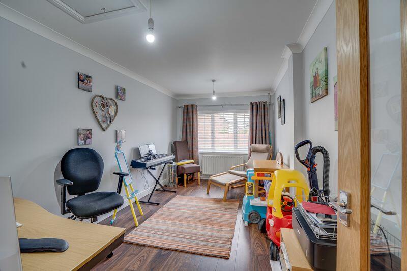 Reception/Bedroom 5