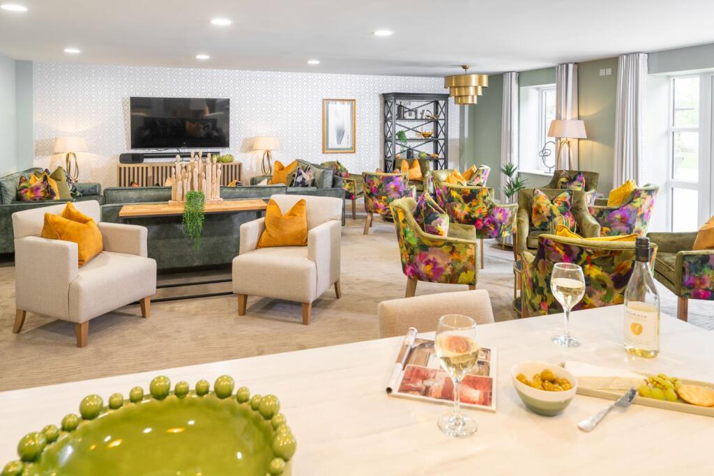 A typical homeowners&#39; lounge