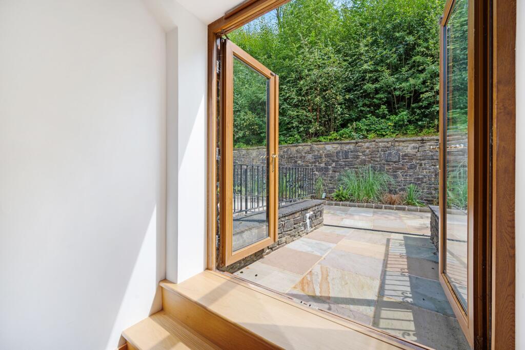 Landing with Garden Access