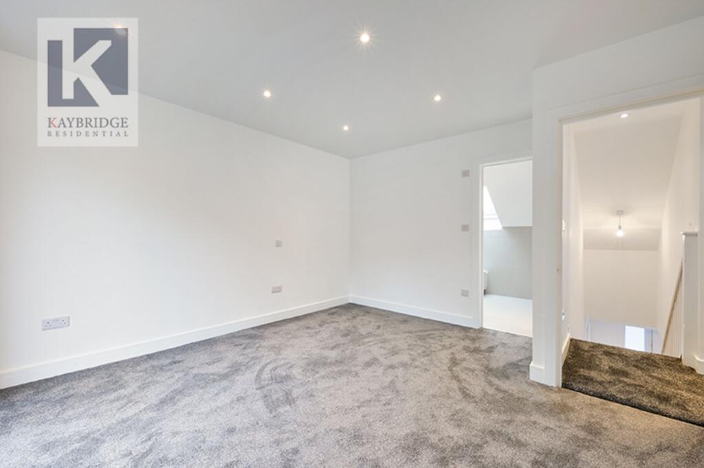 Donnington Road, Worcester Park - KT4 8EN