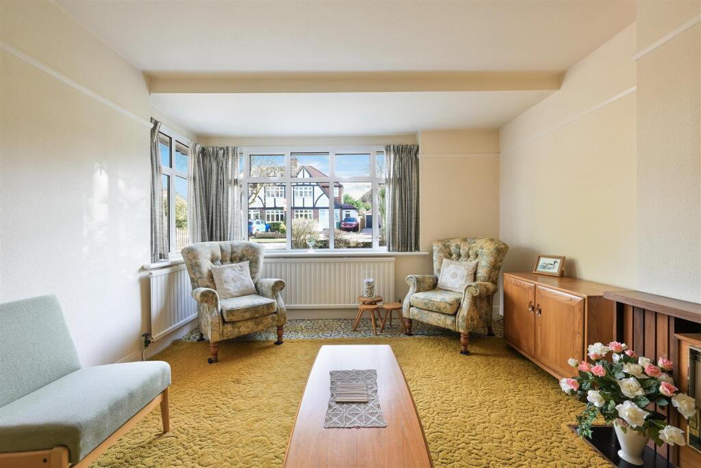 GREENHAYES AVENUE, 7- (2).jpg