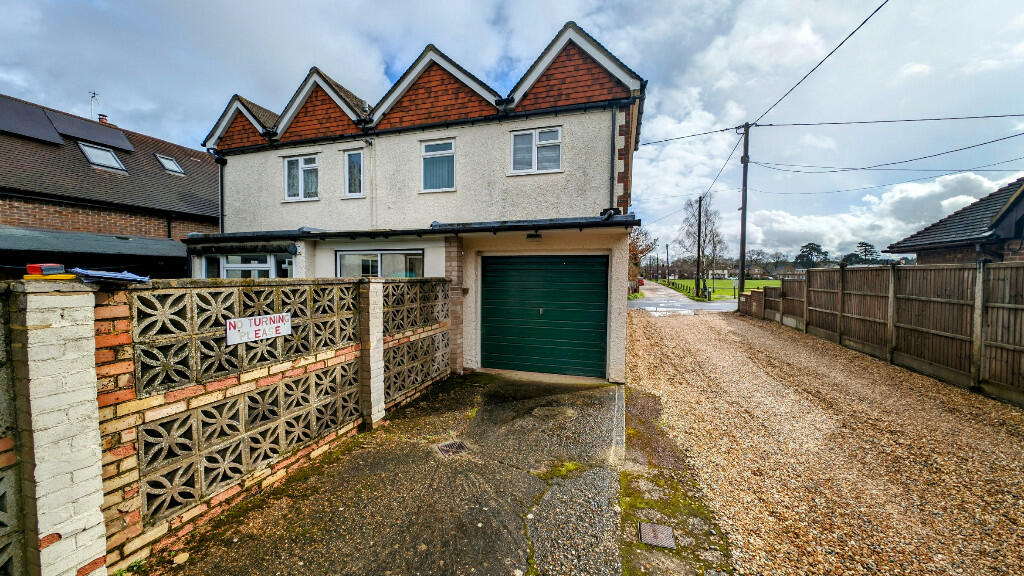 parking via Ash Lane