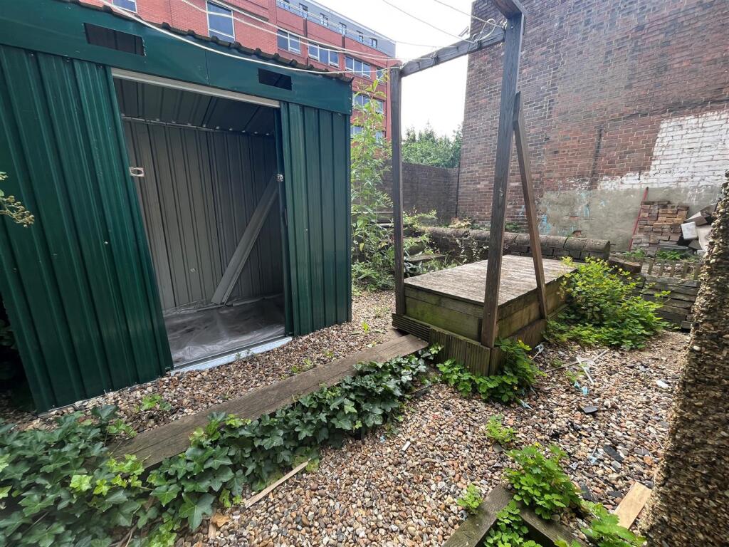 Courtyard Garden