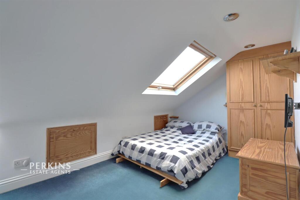 BED 6.jpg