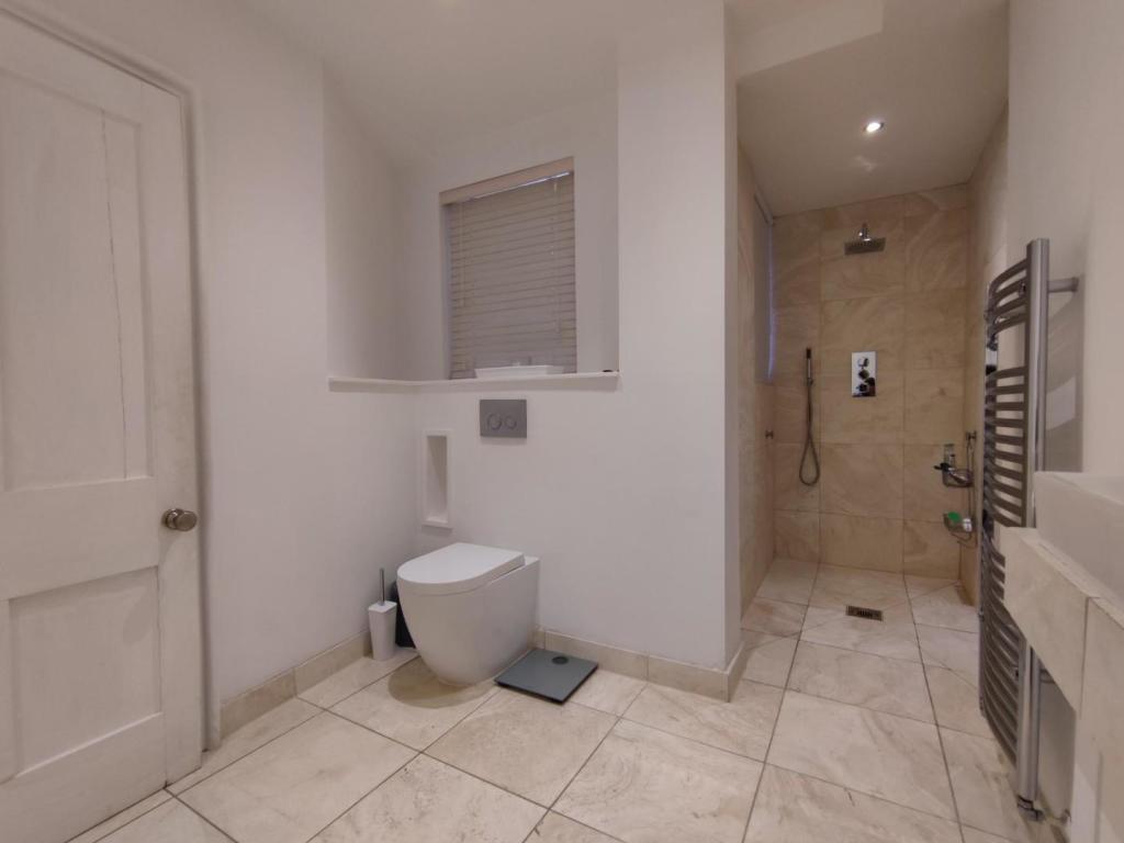 Bedroom 1 En-Suite 2
