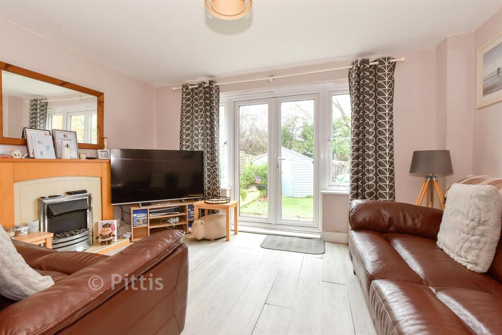Lounge/ Dining Room