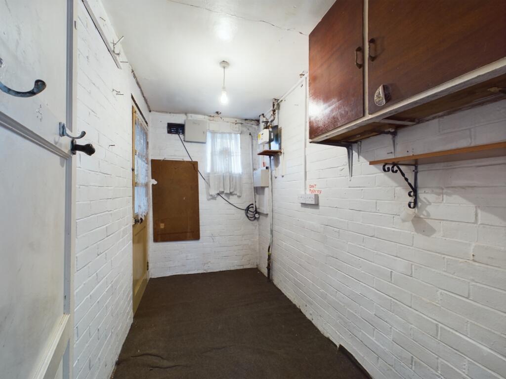 CAM01740G0-PR0296-STILL003