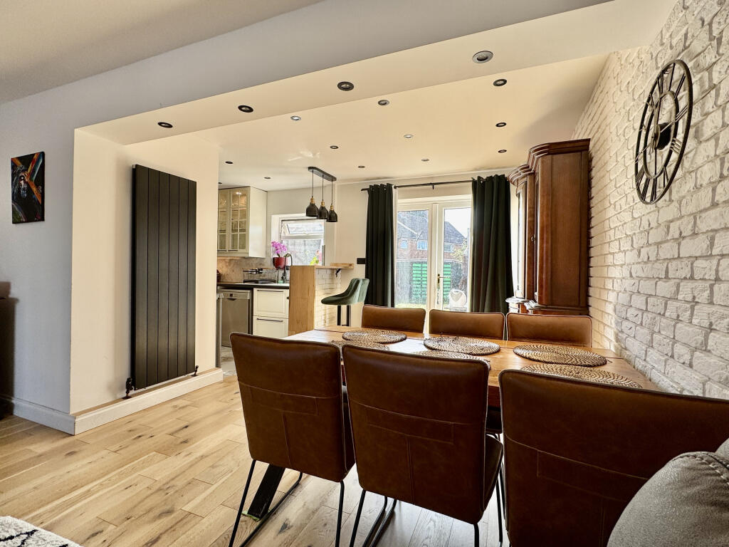 Dining area through to kitchen