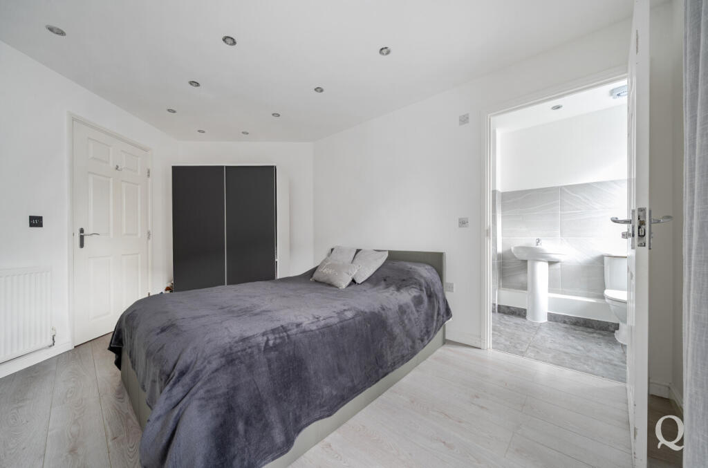 6d56d6fd-3b6c-450...