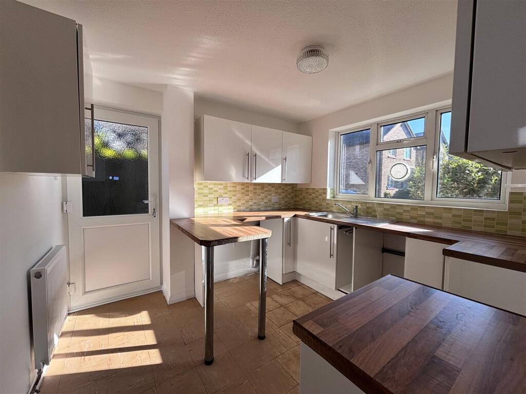 kitchen1.jpg