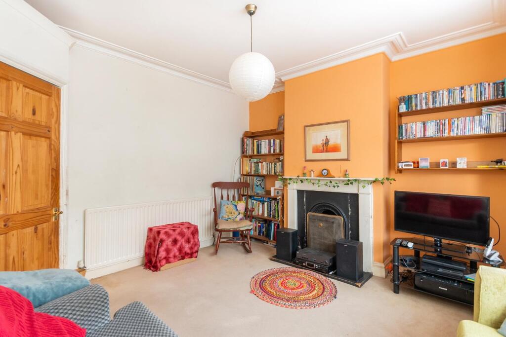 2B2REN - Living Room C.jpg