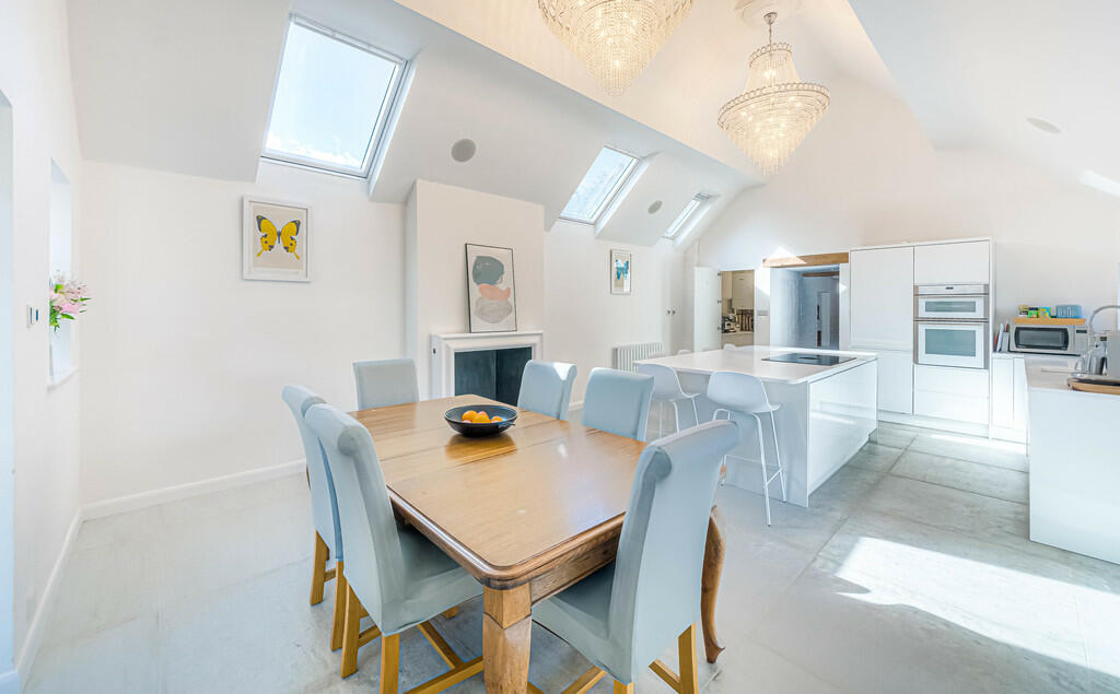 Kitchen/dining ro...