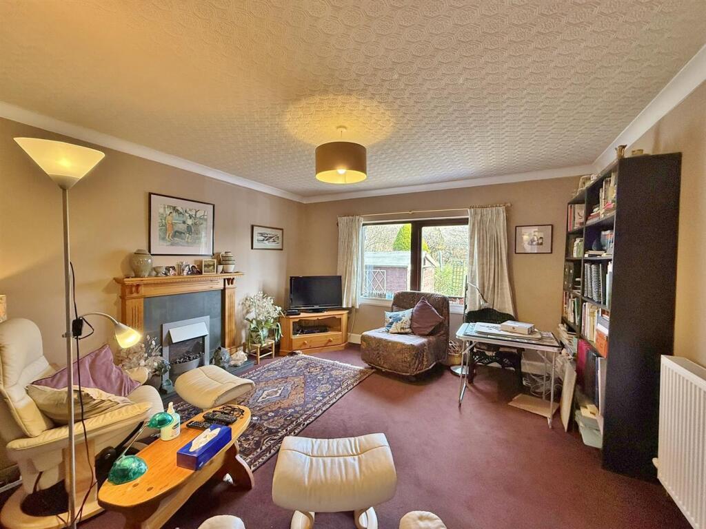 Snug or bedroom 3.JPEG