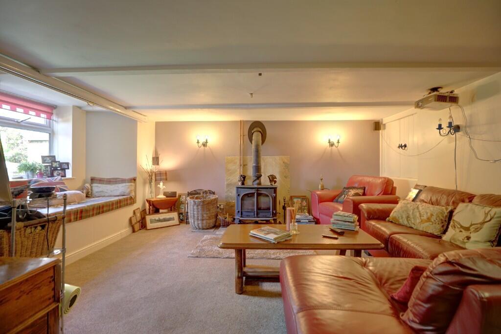 Family Room / Cinema