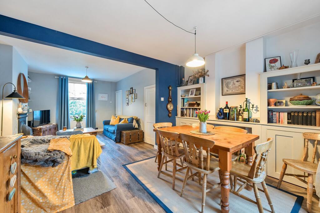 Sitting Room / Dining Room