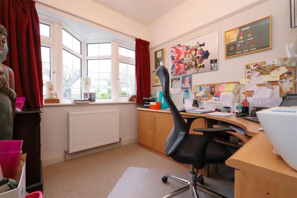 nicholas james neville ave bed 4.jpg