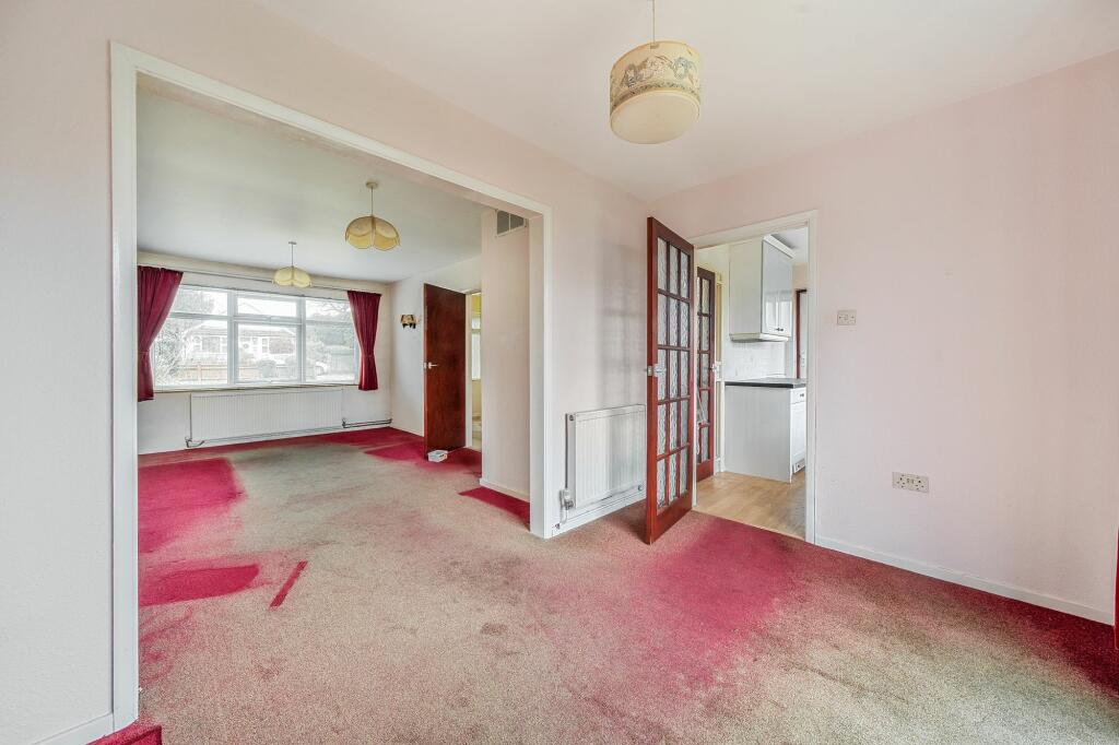 Lounge &amp; Dining Area