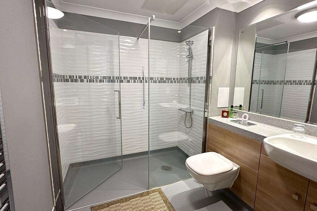 Shower room 