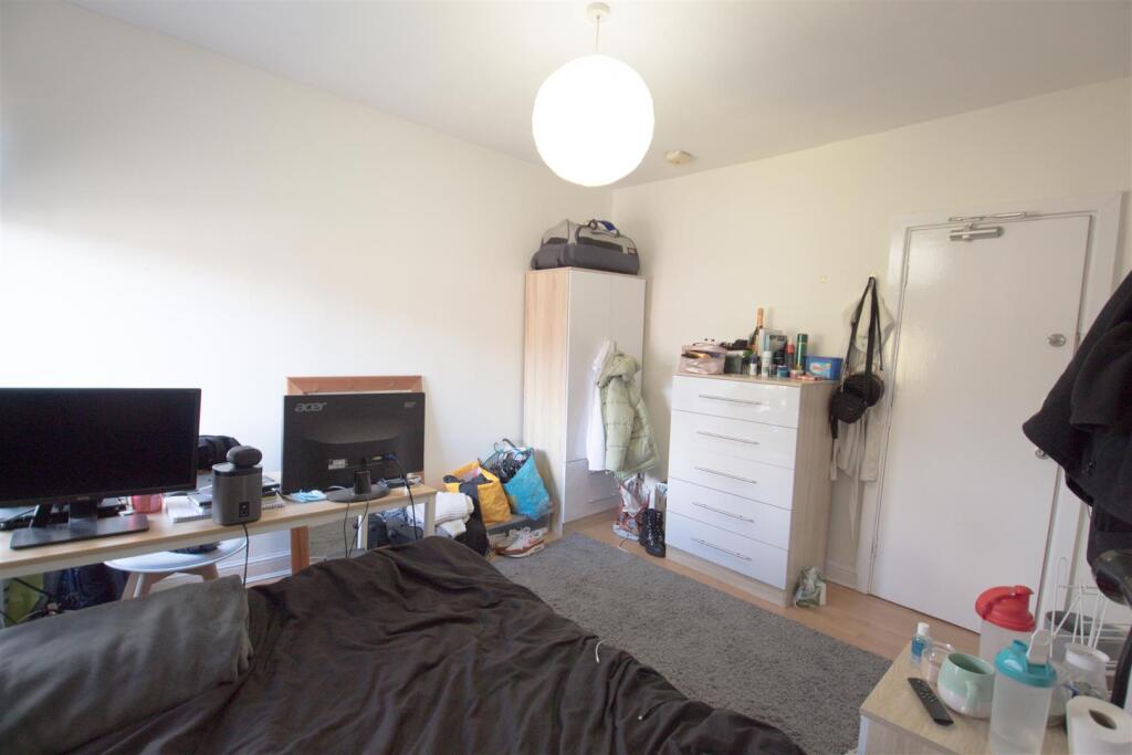 Bedroom 2.jpg
