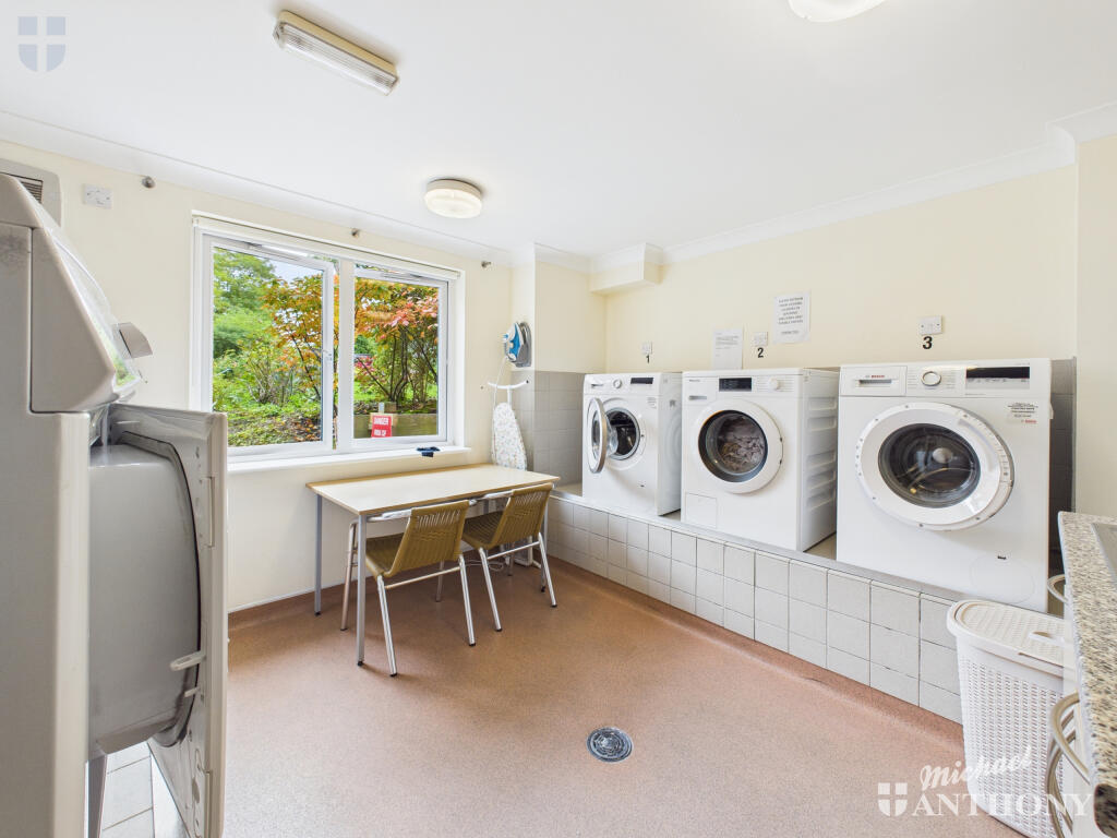 CAM03852G0-PR0447-STILL012