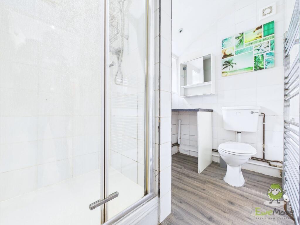 CAM01543G0-PR0162-STILL016