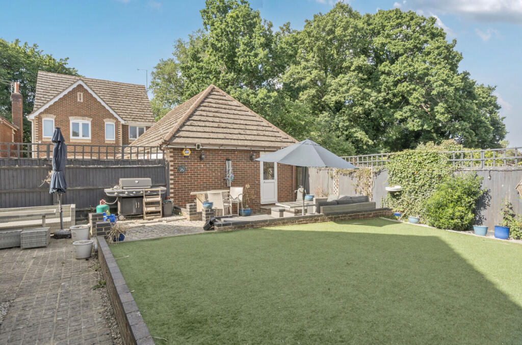 1297225-7-682c9cf...