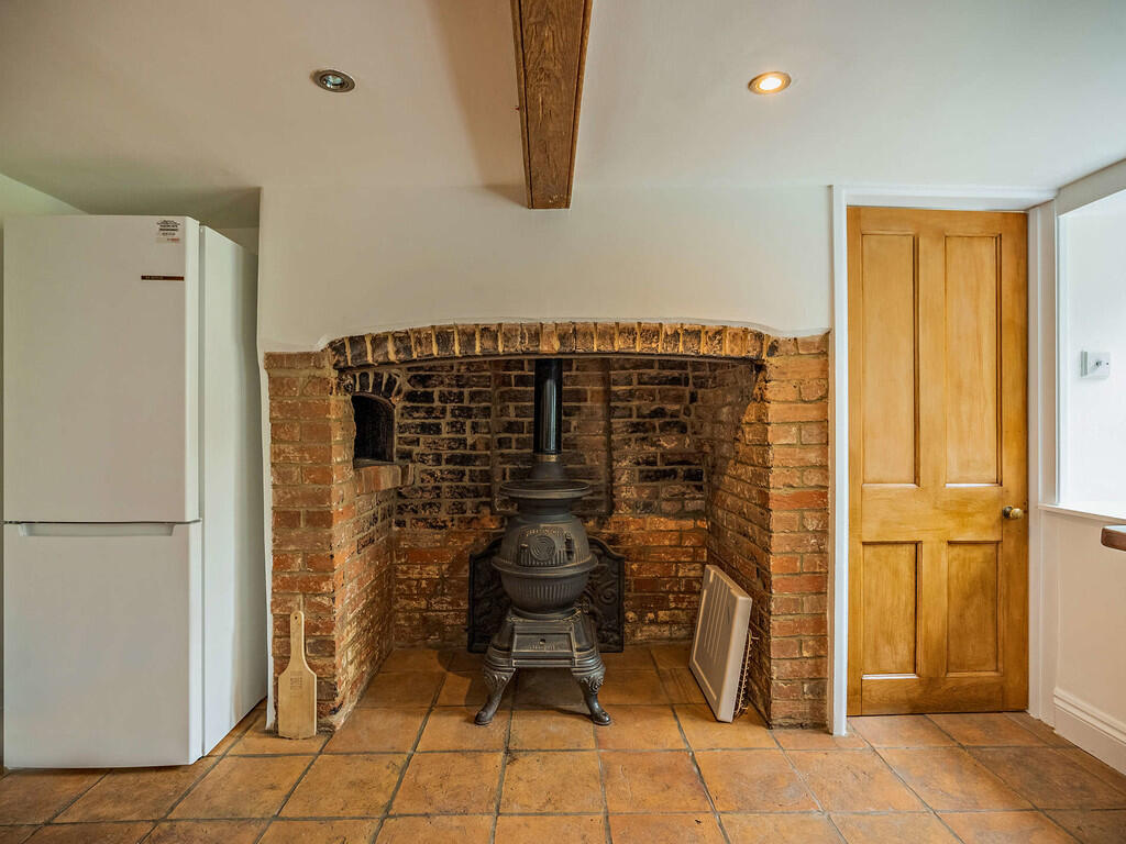 8666823-interior1...