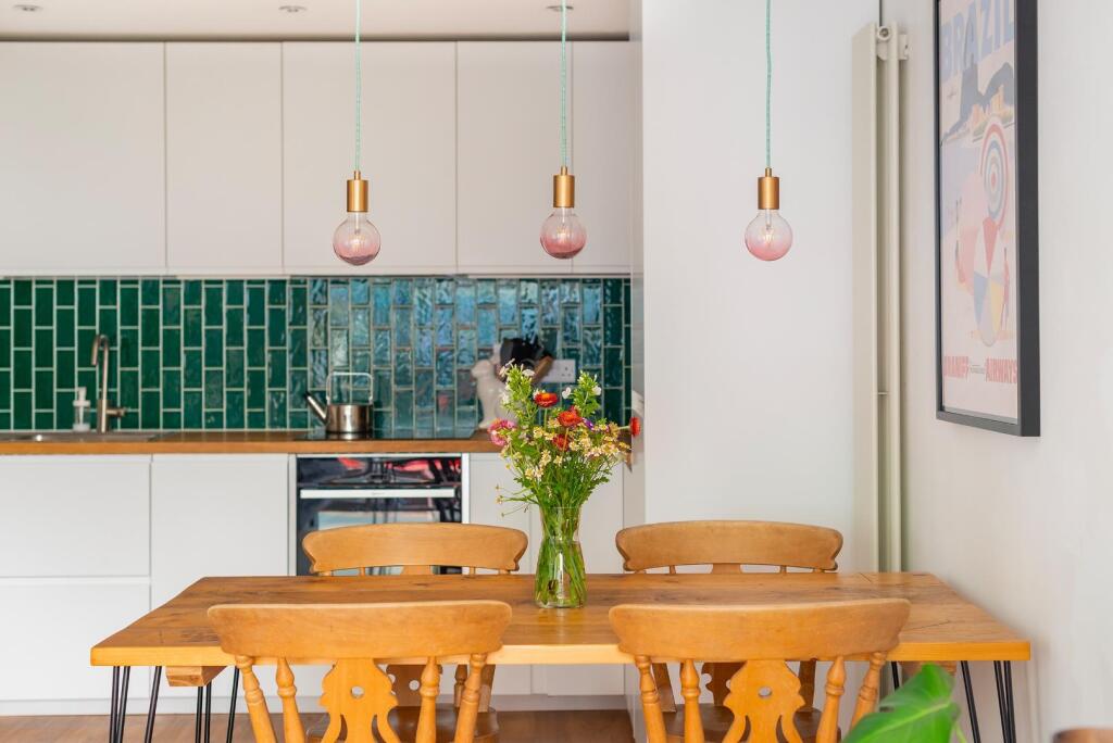 FT1KSE - Reception A.jpg