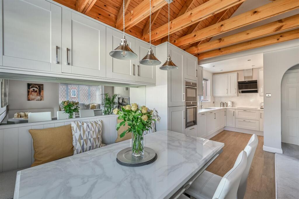 OSPREY CLOSE, 4-32.jpg