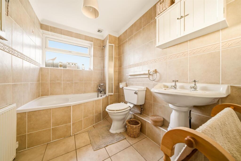 Bathroom.jpg