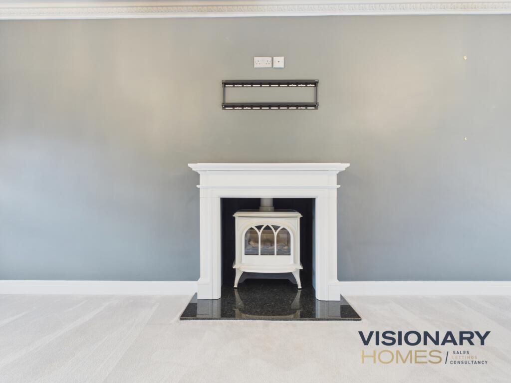 CAM03522G0-PR0216-STILL028