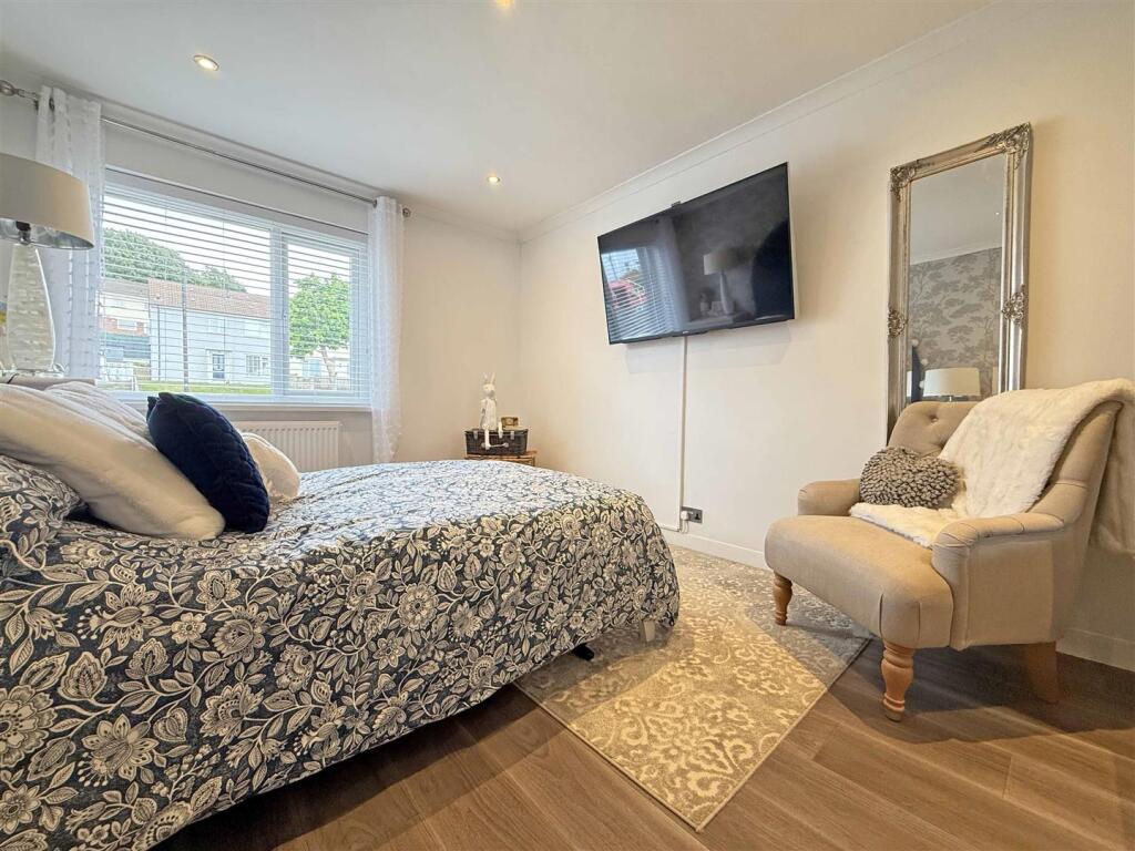 Hawkinge Gardens 34 - Bedroom Two.jpg