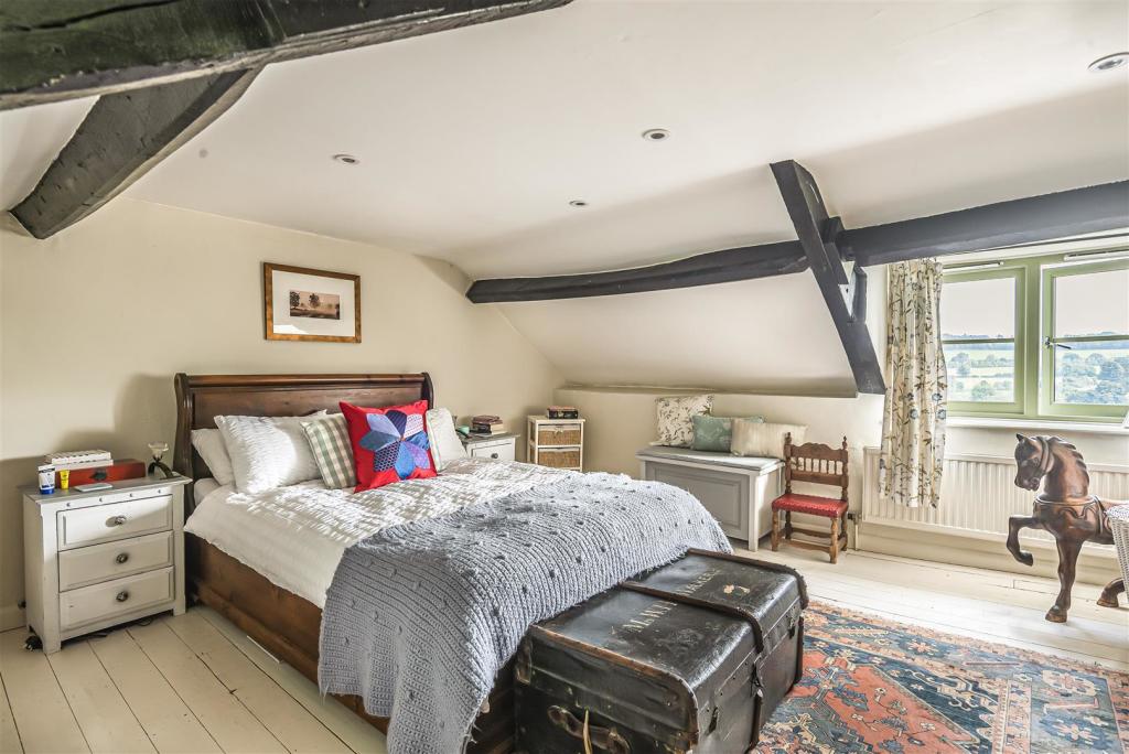 2 Sunny Terrace bedroom.jpg
