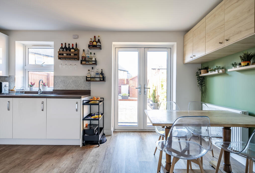 1362615-3-68e3dfe...