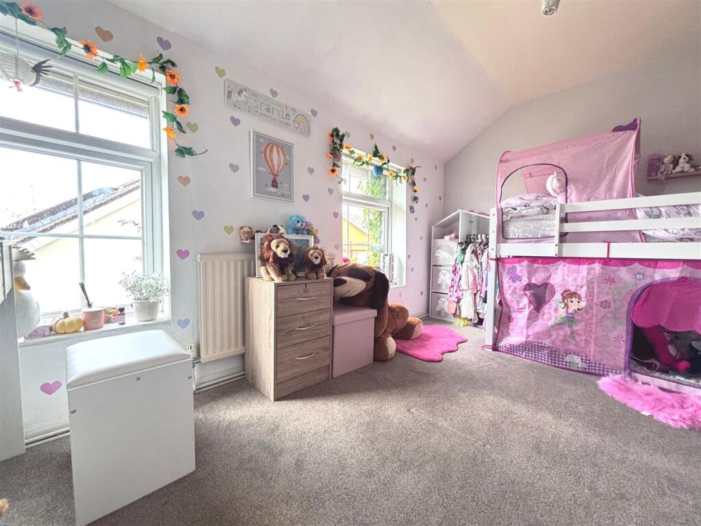 bedroom2.jpg