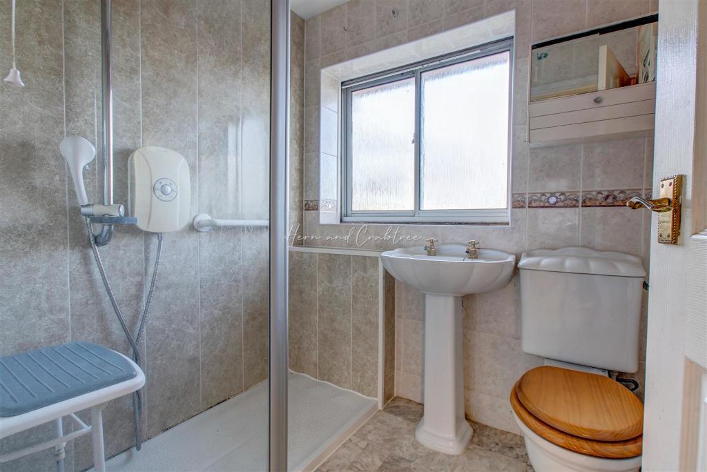 Celyn Avenue, HernCrabtree (15).jpg