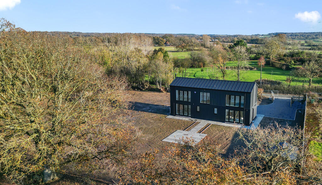 Haycross Lane, Woodchurch, Kent TN26 3SX