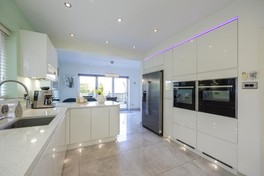 37 Fleming drive-24