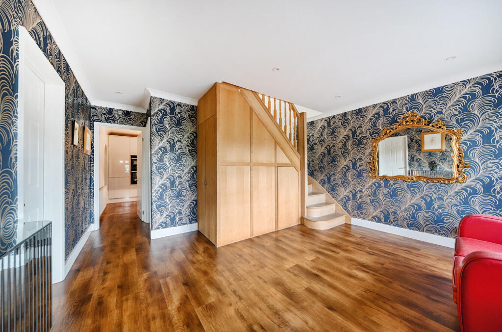 10-681a2fbcdb9c7-...