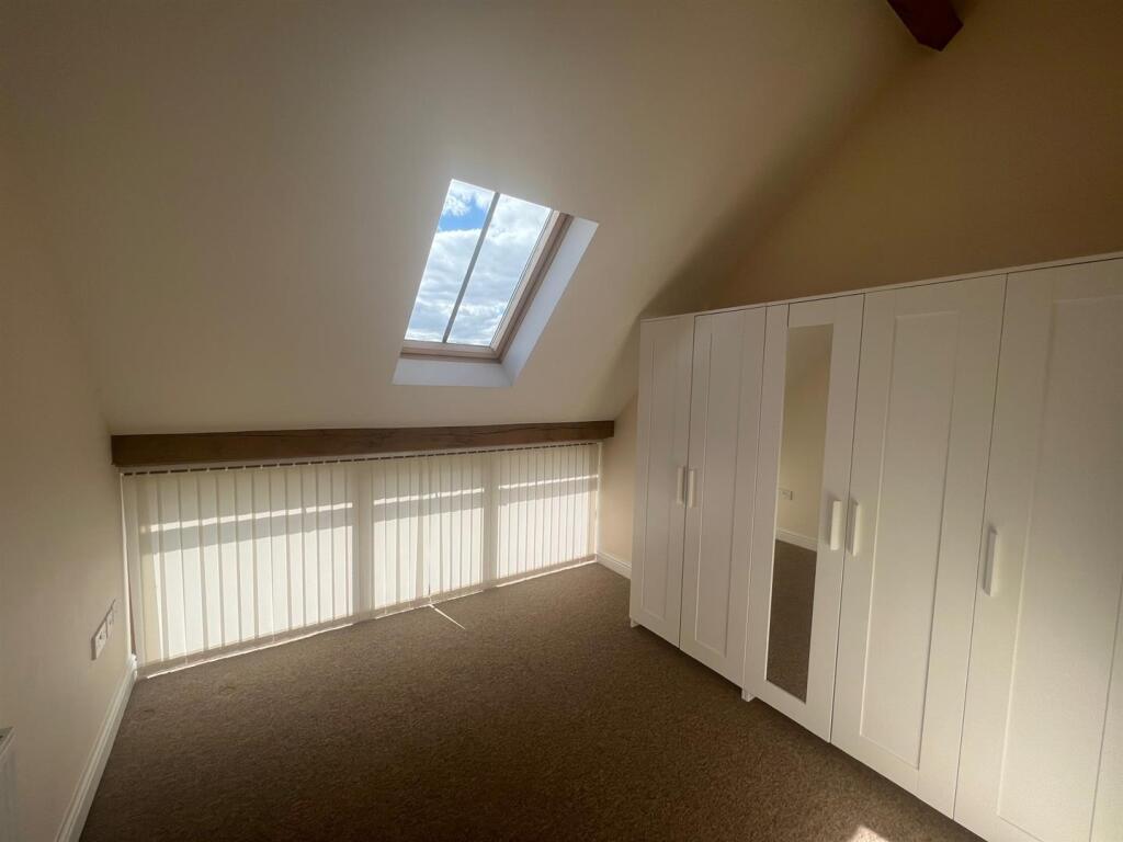 hop yard bedroom 3.jpg