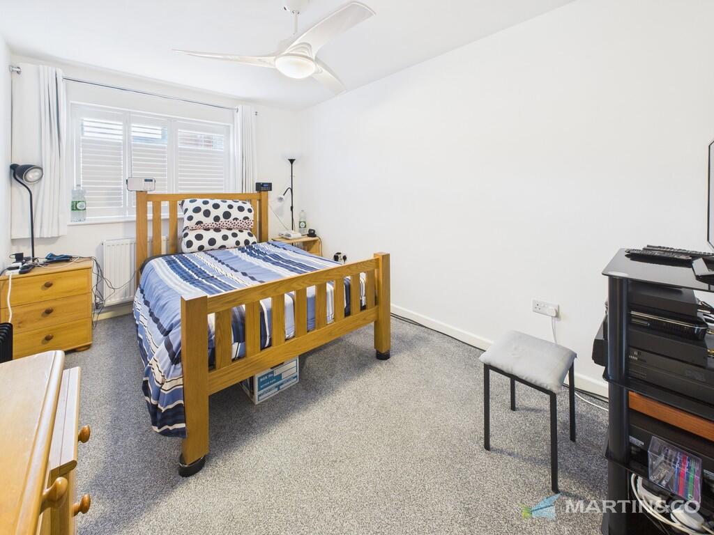 CAM02318G0-PR0553...