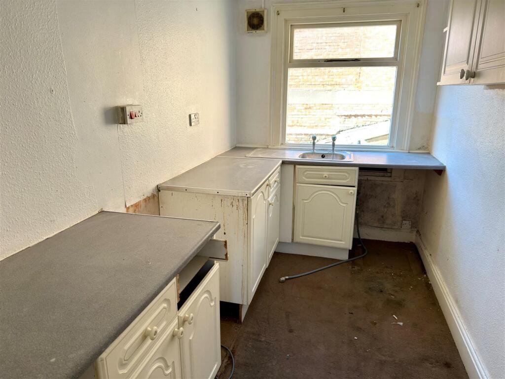 FLAT KITCHEN.jpg