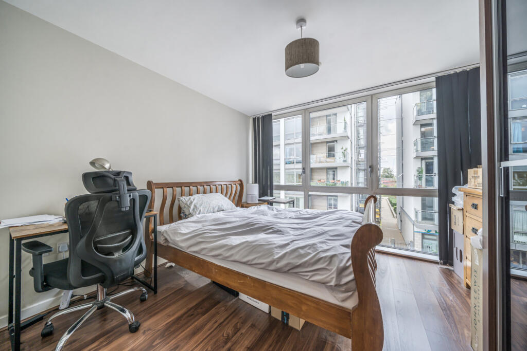 1353724-12-68c427...