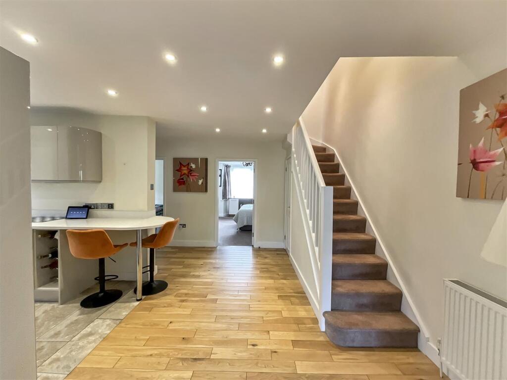 Kitchen/Breakfast Area
