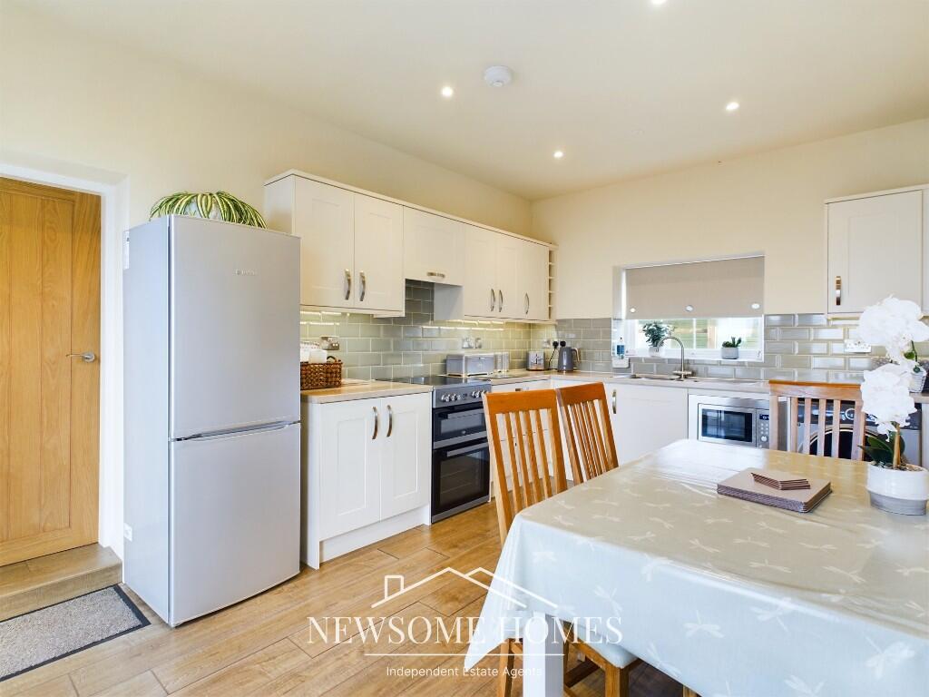 Kitchen/ Dining Room